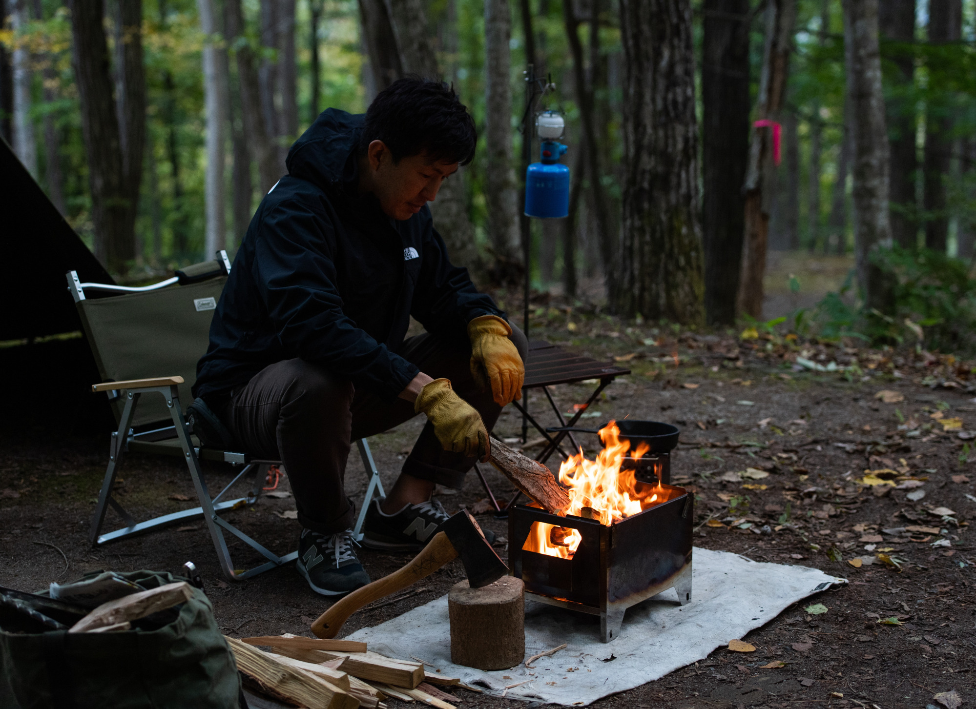 キャンプ場（全4区画） 
緑の中でのんびり過ごそう。4区画すべてが整地されており、テントの中の寝心地も快適です。